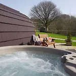 Lodge Ribblesdale Pods